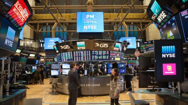 Stock Indices Waver on Strength in Chipmakers vs Weakness in Software Companies